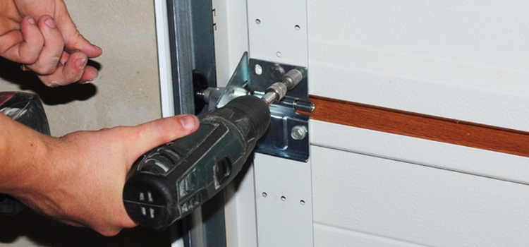 residential garage door service in Beaconsfield, VIC